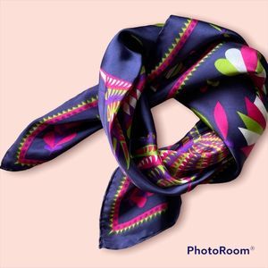 🌞 Marcelline Bold Floral Print Scarf